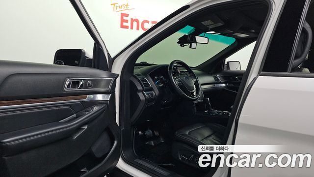 Ford Explorer 2.3 Limited 4WD 5th 2017 — фото 10