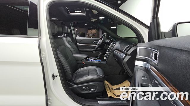 Ford Explorer 2.3 Limited 4WD 5th 2017 — фото 12