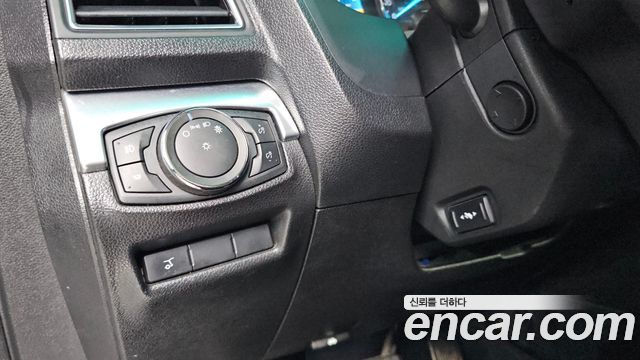 Ford Explorer 2.3 Limited 4WD 5th 2017 — фото 13