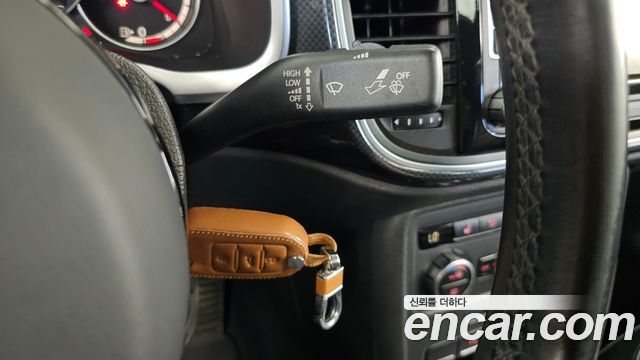 Volkswagen Beetle 2.0 TDI Premium 3rd 2013 — фото 15