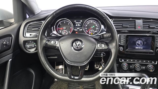 Volkswagen Golf (VII) 2.0 TDI 2013 — фото 13