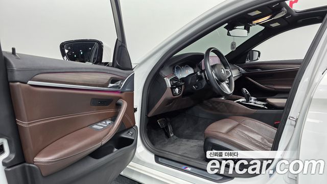 BMW 5 Series (G30) 530i xDrive M Sport Package Plus 2019 — фото 10