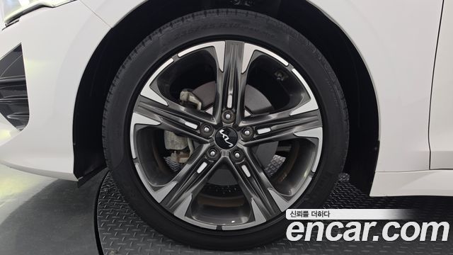 Kia K5 (III) 2.0 Noblesse 2023 — фото 5