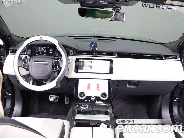 Land Rover Range Rover Velar 3.0 D300 R-Dynamic SE 2018 — фото 18