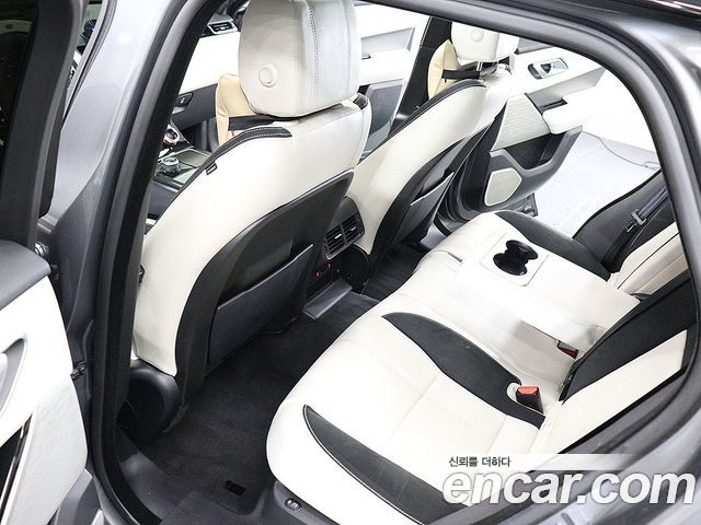 Land Rover Range Rover Velar 3.0 D300 R-Dynamic SE 2018 — фото 20