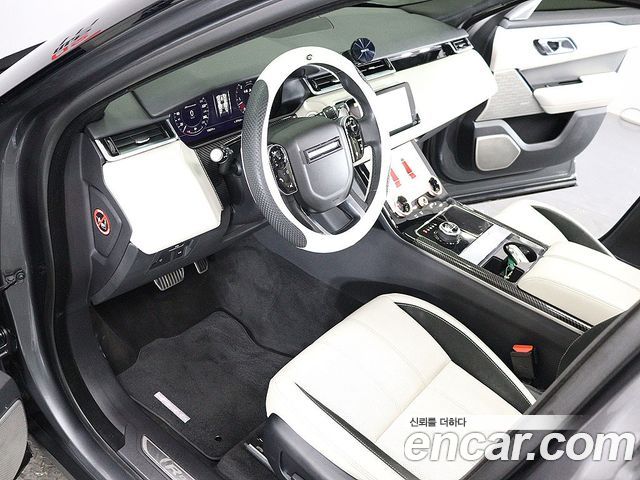 Land Rover Range Rover Velar 3.0 D300 R-Dynamic SE 2018 — фото 21