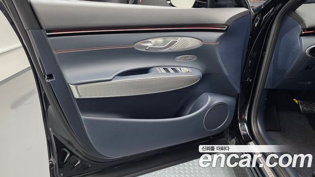 Genesis GV70 2.5T Gasoline AWD 2025 — фото 24