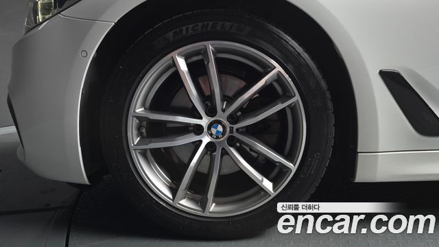 BMW 5 Series (G30) 520d xDrive M Sport Package Plus 2017 — фото 5