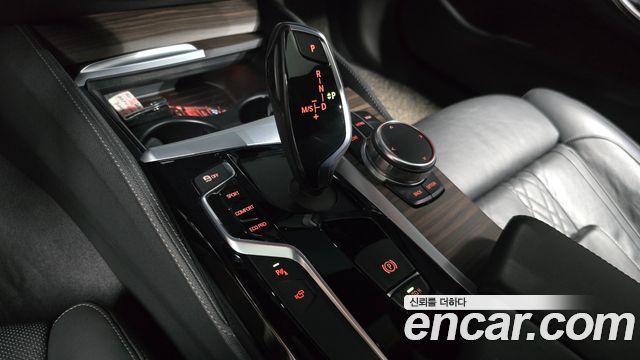 BMW 5 Series (G30) 520d xDrive M Sport Package Plus 2017 — фото 9
