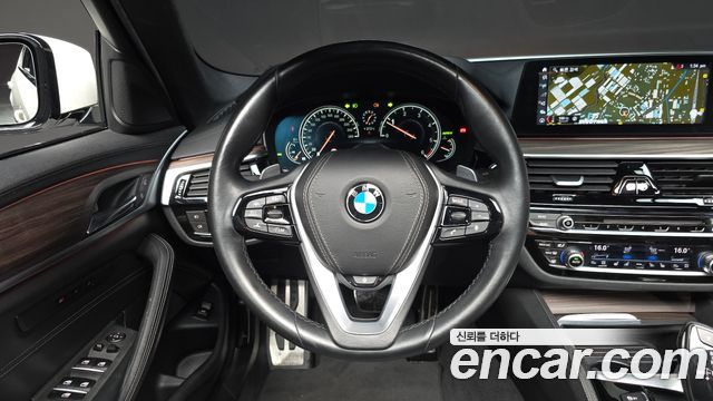 BMW 5 Series (G30) 520d xDrive M Sport Package Plus 2017 — фото 13