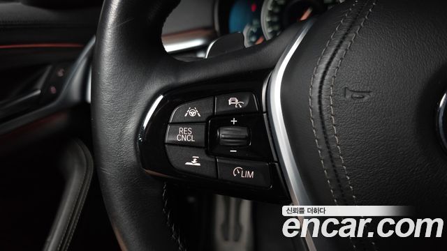 BMW 5 Series (G30) 520d xDrive M Sport Package Plus 2017 — фото 16