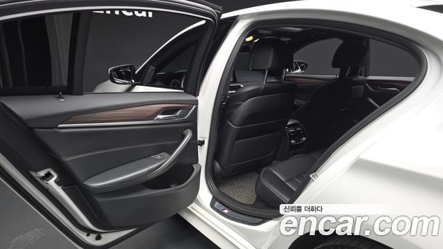 BMW 5 Series (G30) 520d xDrive M Sport Package Plus 2017 — фото 26