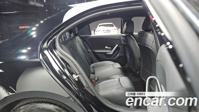 Mercedes-Benz A-Class (W177) A220 Sedan 2021 — фото 11