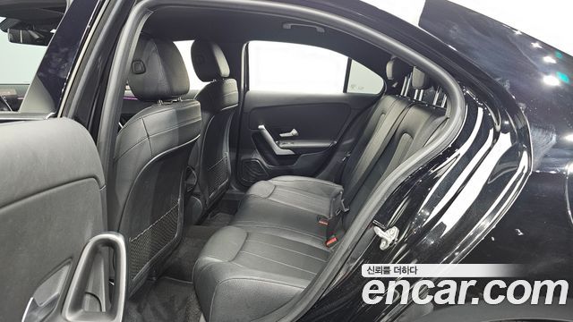 Mercedes-Benz A-Class (W177) A220 Sedan 2021 — фото 12