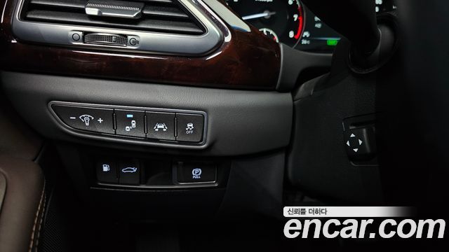 Genesis EQ900 3.8 GDI AWD Premium Luxury 2016 — фото 16
