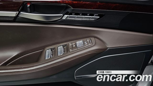 Genesis EQ900 3.8 GDI AWD Premium Luxury 2016 — фото 17
