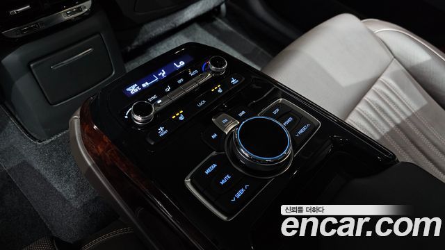 Genesis EQ900 3.8 GDI AWD Premium Luxury 2016 — фото 19