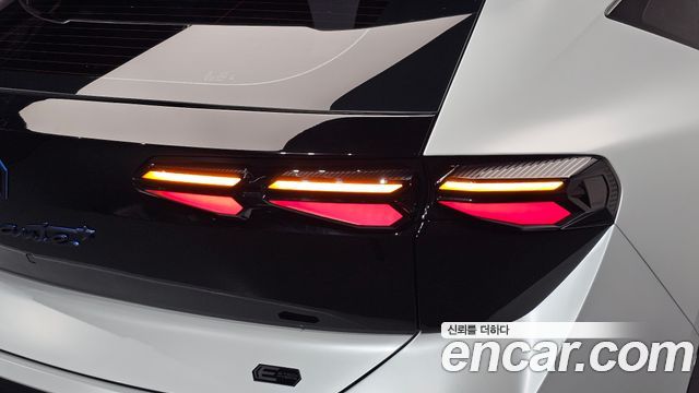 Renault Korea Filante 1.5 E-Tech Esprit Alpine 2WD 2027 — фото 23
