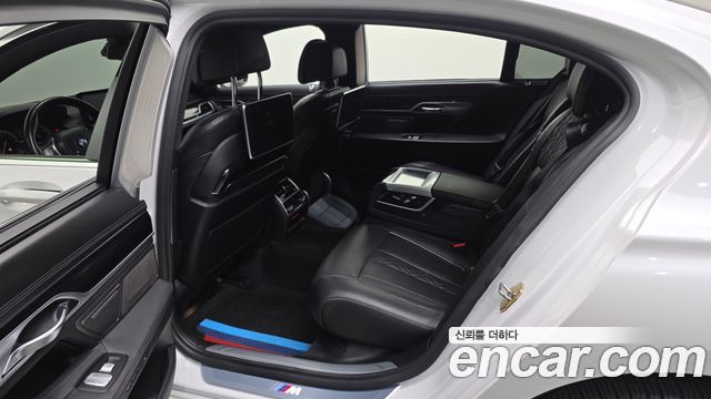 BMW 7 Series (G11) 740Ld xDrive M Sport 2018 — фото 11