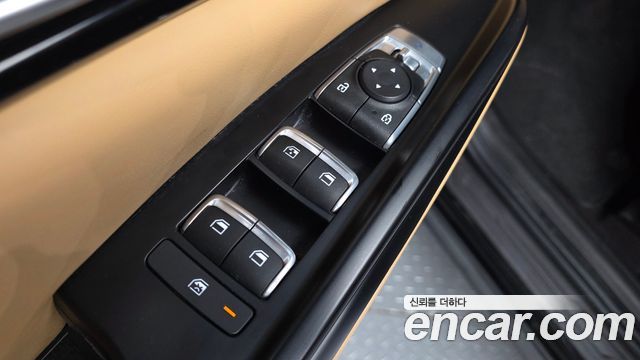 Kia Carnival (IV) Diesel 9-Seater Prestige 2023 — фото 31
