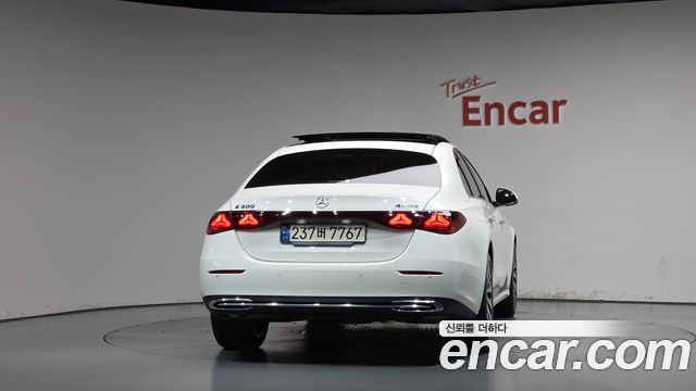 Mercedes-Benz E-Class (W214) E300 4MATIC Exclusive 2024 — фото 4