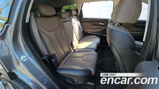 Hyundai Santa Fe Gasoline 2.5T 2WD Prestige 2022 — фото 11
