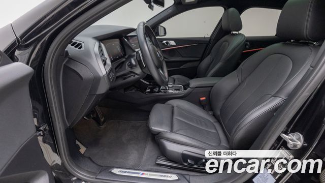 BMW 1 Series (F40) 120i M Sports 2022 — фото 10