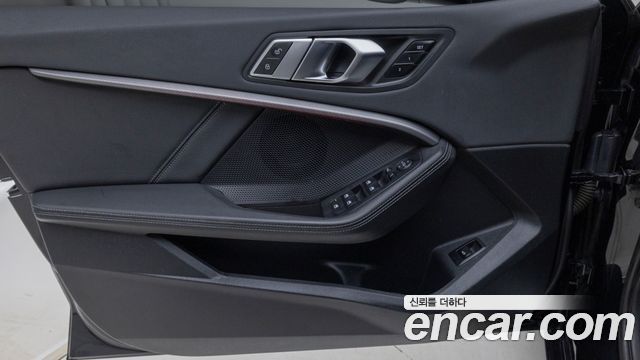BMW 1 Series (F40) 120i M Sports 2022 — фото 18
