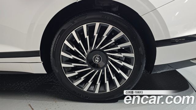 Hyundai Grandeur Hybrid (GN7) Calligraphy 2023 — фото 21