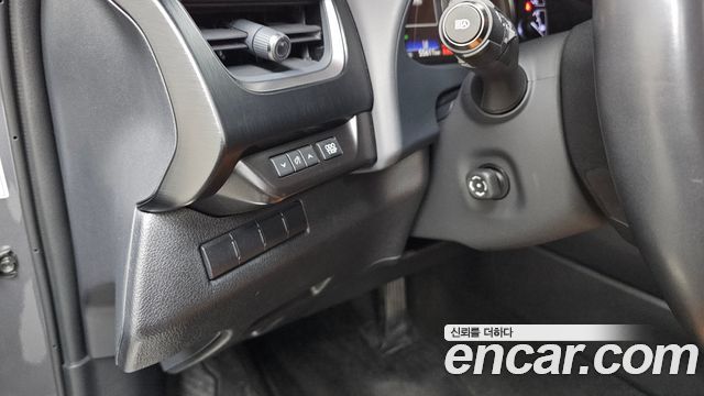 Lexus UX250h 2.0 AWD 2019 — фото 19