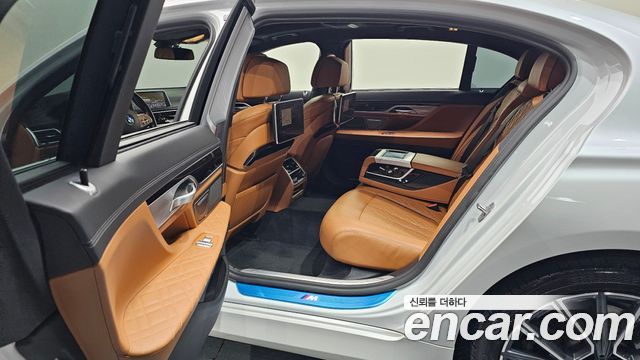 BMW 7 Series (G11) 740Li xDrive M Sport Package 2021 — фото 11
