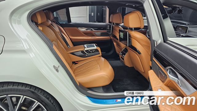 BMW 7 Series (G11) 740Li xDrive M Sport Package 2021 — фото 12