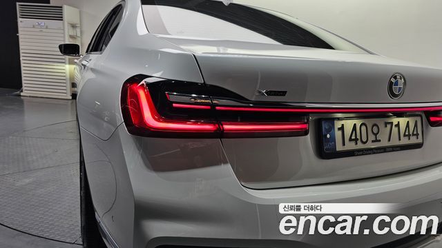 BMW 7 Series (G11) 740Li xDrive M Sport Package 2021 — фото 23