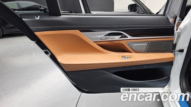 BMW 7 Series (G11) 740Li xDrive M Sport Package 2021 — фото 25