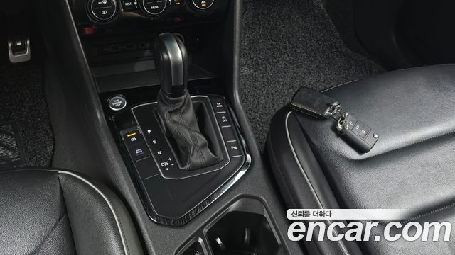 Volkswagen Tiguan (II) 2.0 TDI Premium 2020 — фото 9