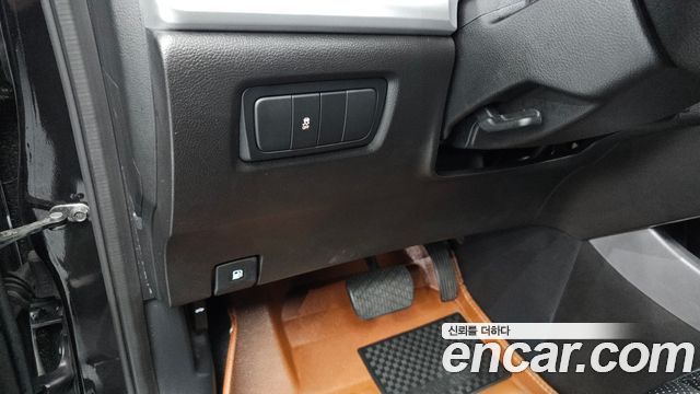 KG Mobility (SsangYong) Korando C 2.0 CVT 2WD Deluxe 2015 — фото 27