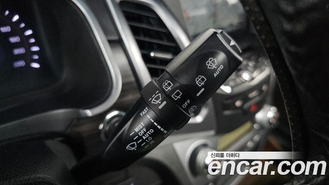 KG Mobility (SsangYong) Korando C 2.0 CVT 2WD Deluxe 2015 — фото 28