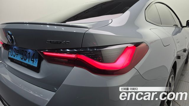 BMW i4 eDrive40 M Sports Pro 2022 — фото 23