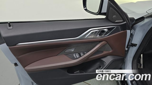 BMW i4 eDrive40 M Sports Pro 2022 — фото 24