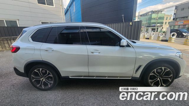 BMW X5 (G05) xDrive 40i xLine 2022 — фото 3