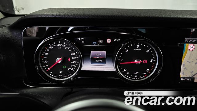 Mercedes-Benz E-Class (W213) E220d Avantgarde 2019 — фото 8