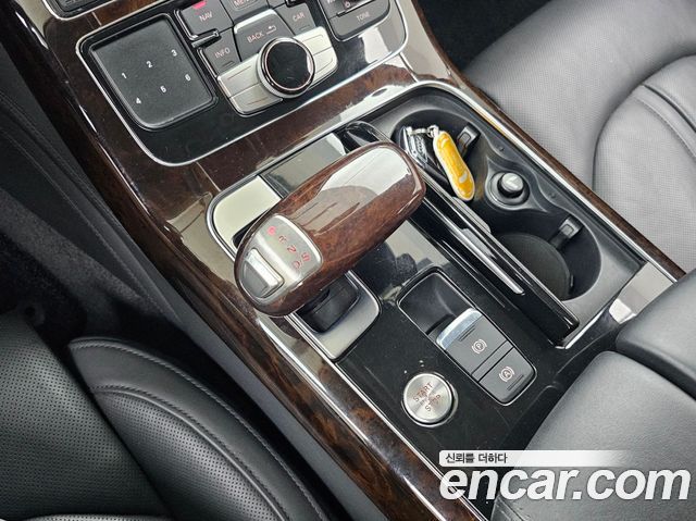 Audi A8 4.0 TFSI Quattro LWB D4 2014 — фото 9