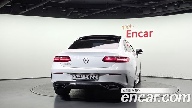 Mercedes-Benz E-Class (W213) E220d Coupe 2017 — фото 4