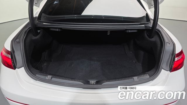 Mercedes-Benz E-Class (W213) E220d Coupe 2017 — фото 20