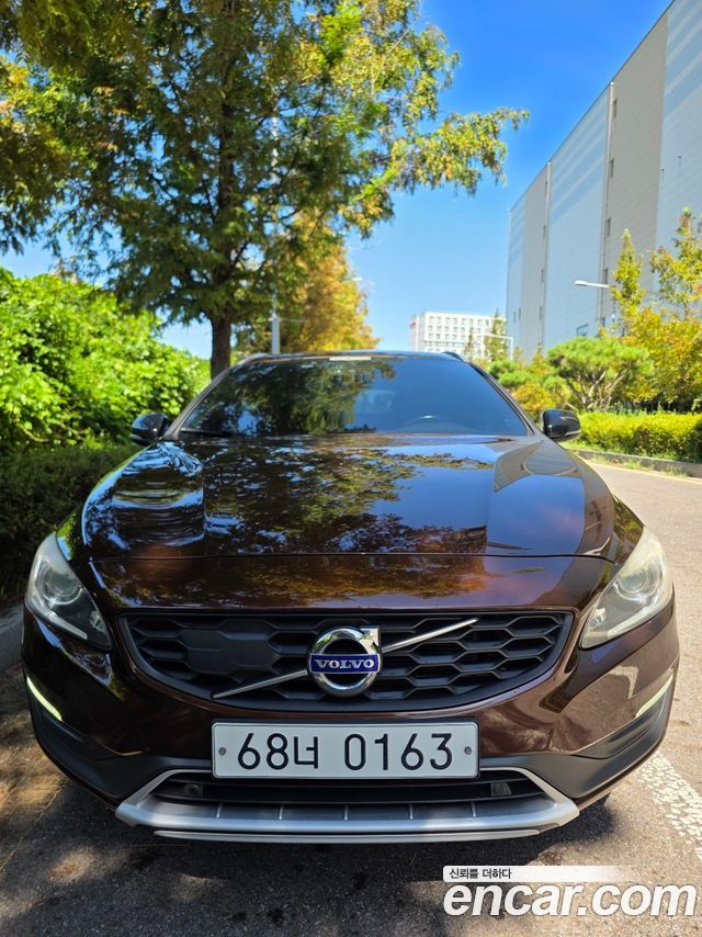 Volvo V60 Cross Country T5 AWD 2016 — фото 3