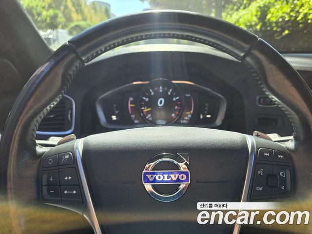 Volvo V60 Cross Country T5 AWD 2016 — фото 19