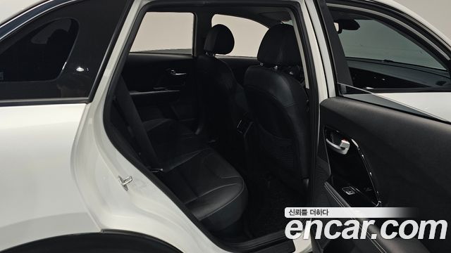 Kia Niro 1.6 HEV Prestige 2021 — фото 12