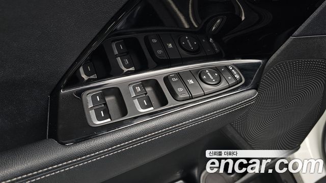 Kia Niro 1.6 HEV Prestige 2021 — фото 17