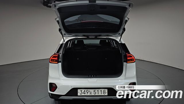 Kia Niro 1.6 HEV Prestige 2021 — фото 20