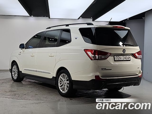 KG Mobility (SsangYong) Korando Turismo 4WD GT 11-seater 2014 — фото 3